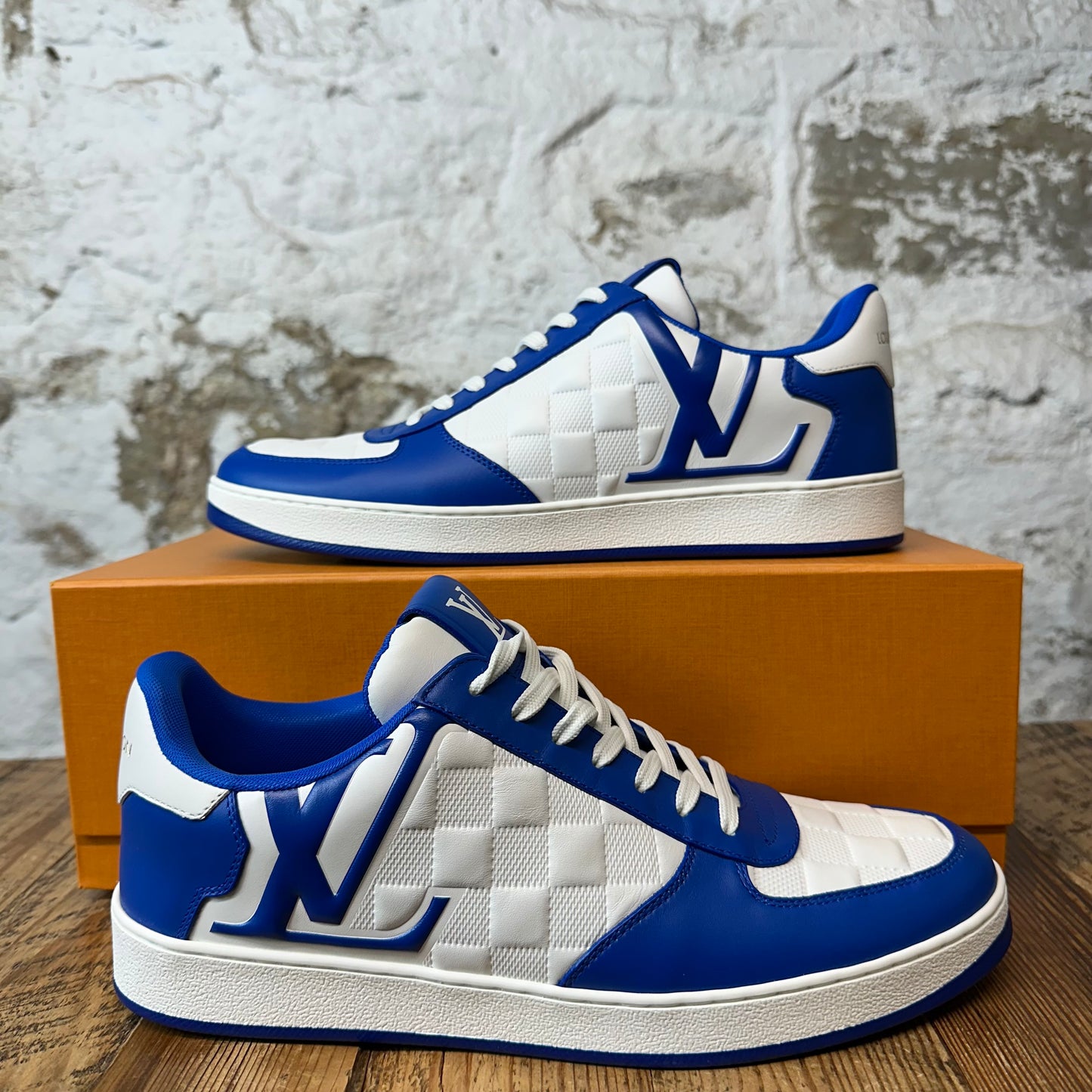 Louis Vuitton Blue White Damier Rivoli Sneaker Sz 9.5 (8LV) DS