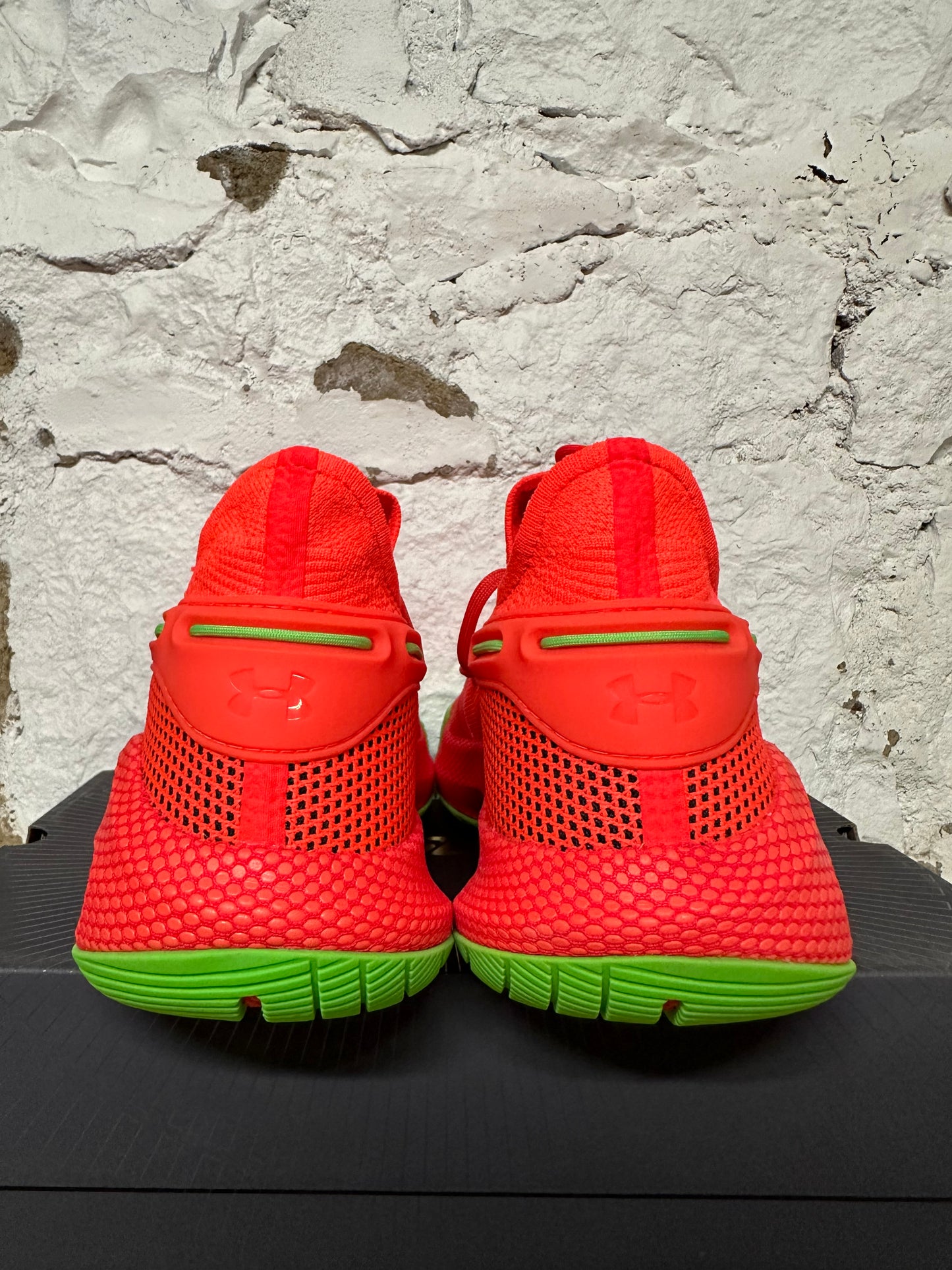 Under Armour Curry 6 Roaracle Sz 10.5 DS