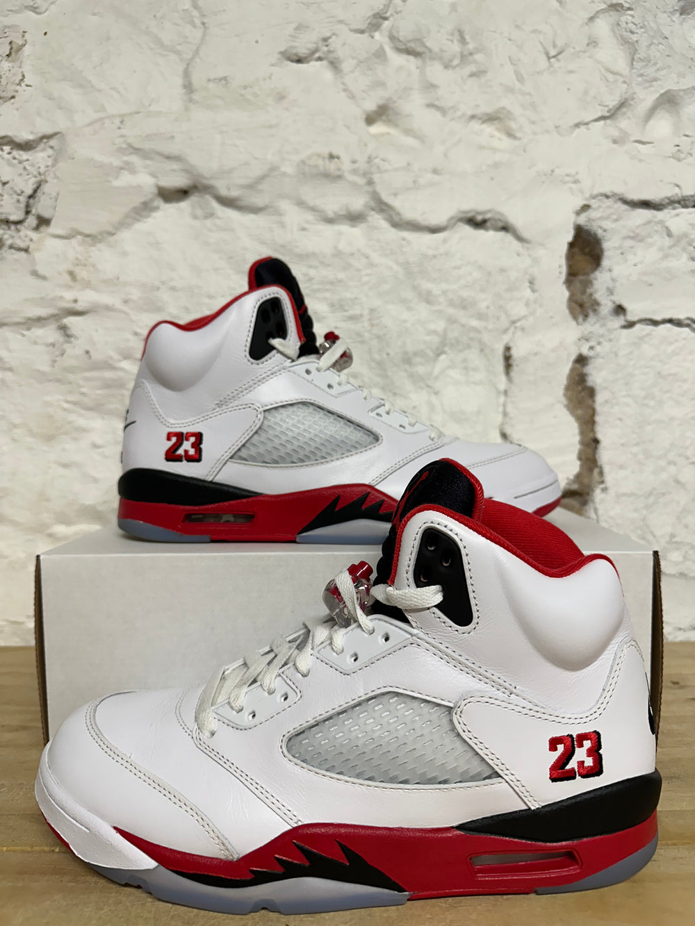 Air Jordan 5 Fire Red Black Tongue (2025) Sz 10
