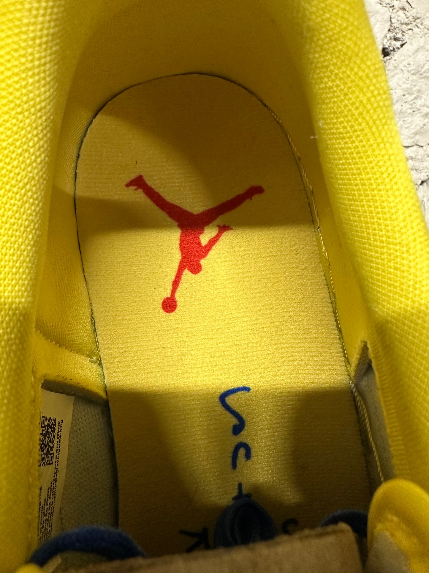 Air Jordan 1 Low Travis Scott Canary Sz 10.5 (12W)