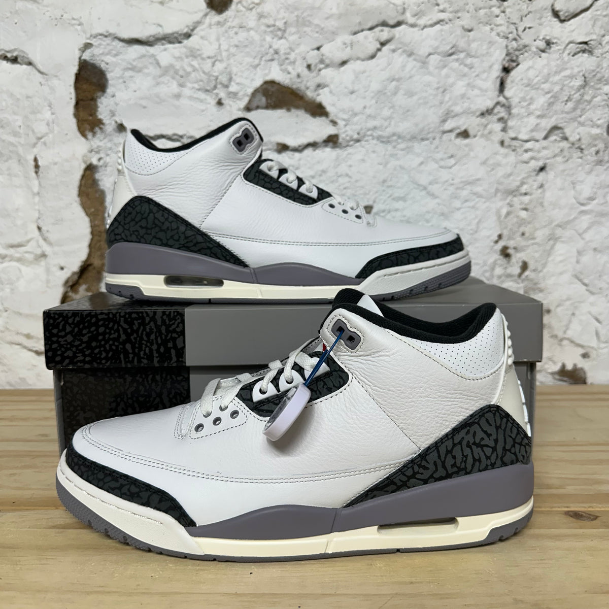 Air Jordan 3 Cement Grey Sz 11 DS