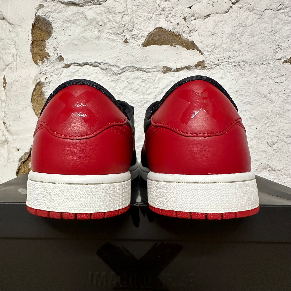 Air Jordan 1 Low Banned Sz 9