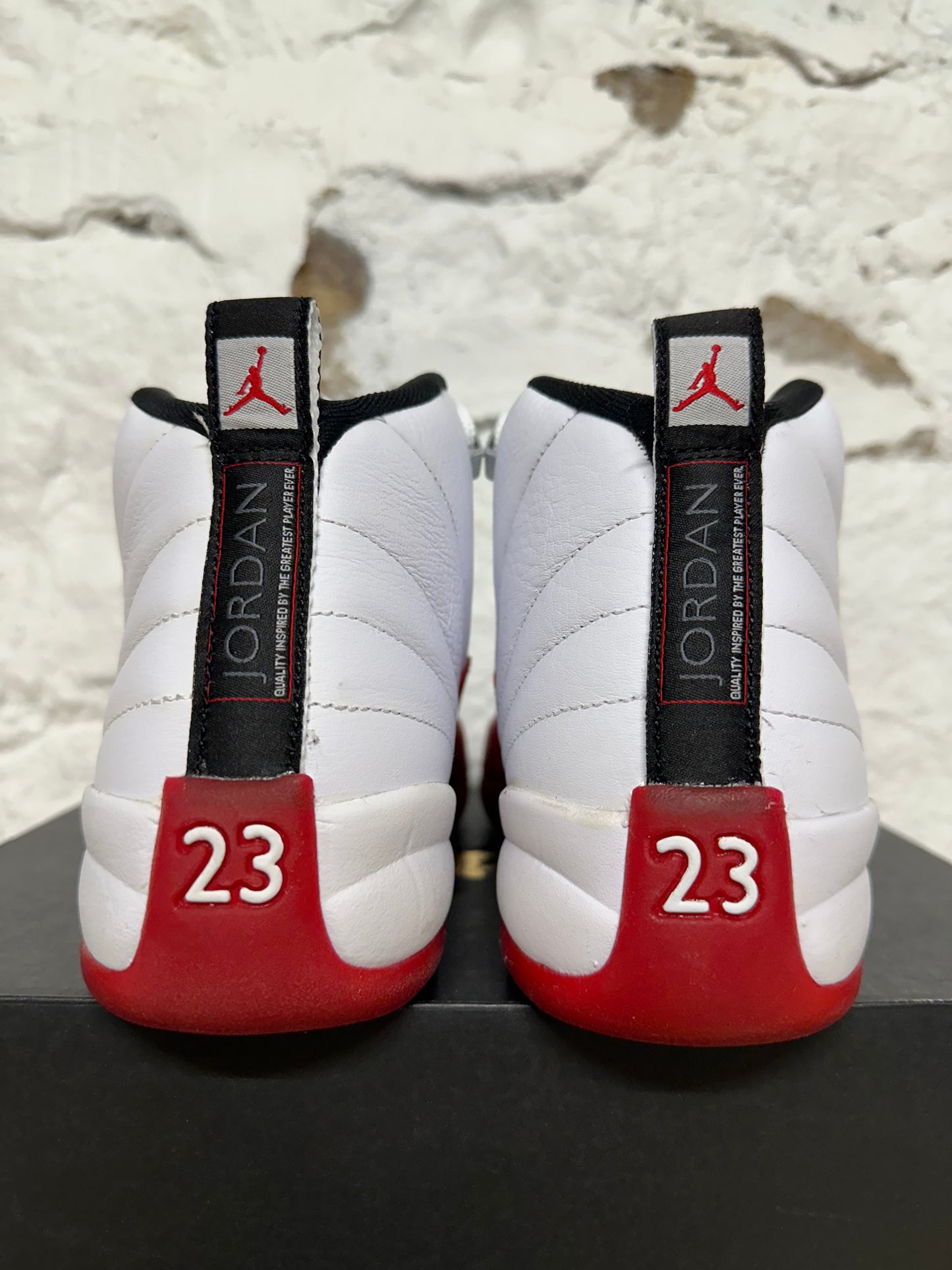 Air Jordan 12 Cherry Sz 6Y DS