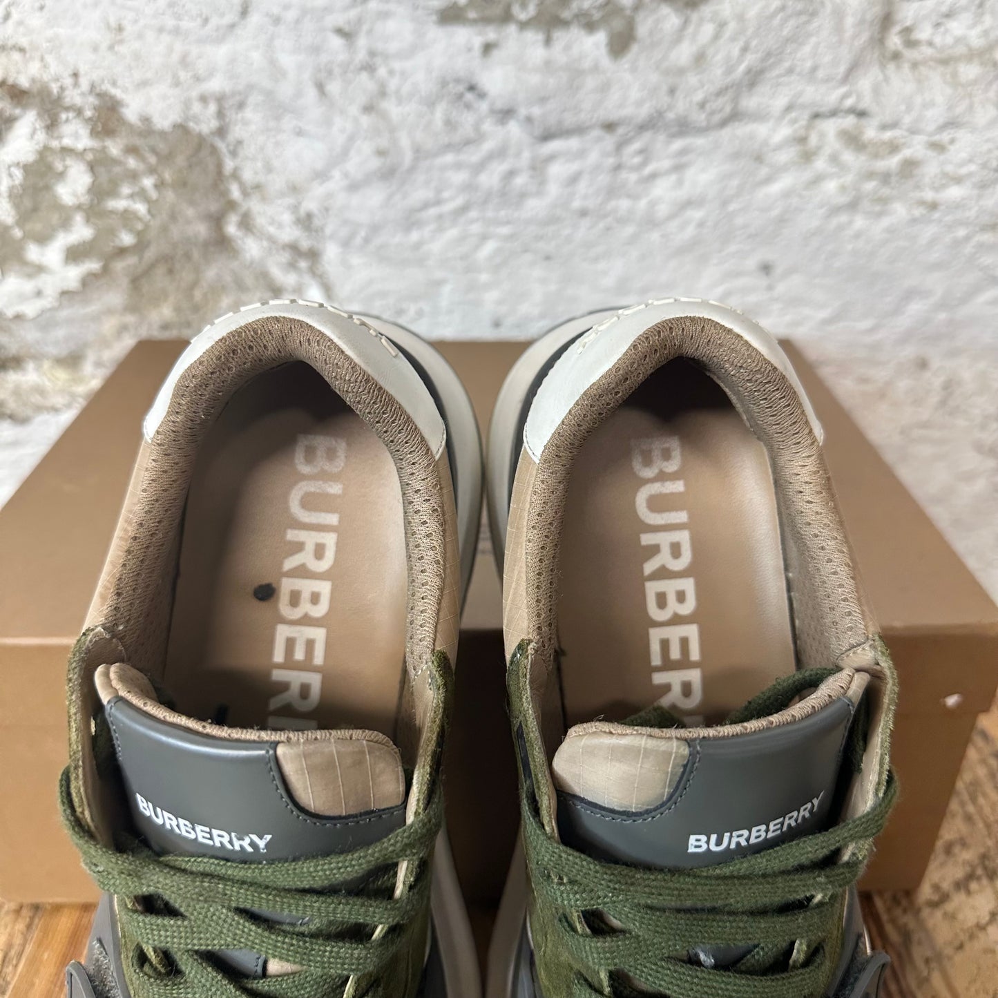 Burberry Ramsey Green Beige Grey Sneaker Sz 8 (41)