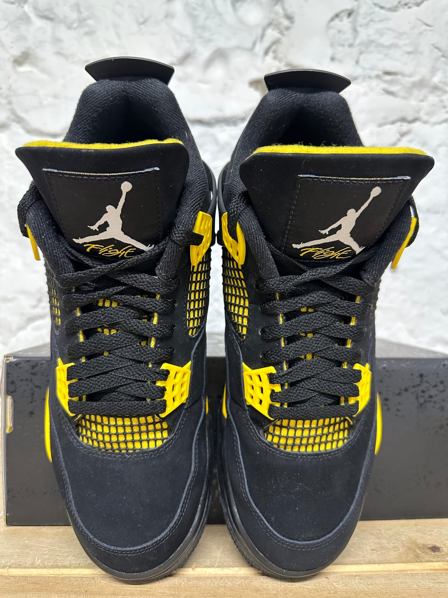 Air Jordan 4 Thunder Sz 9