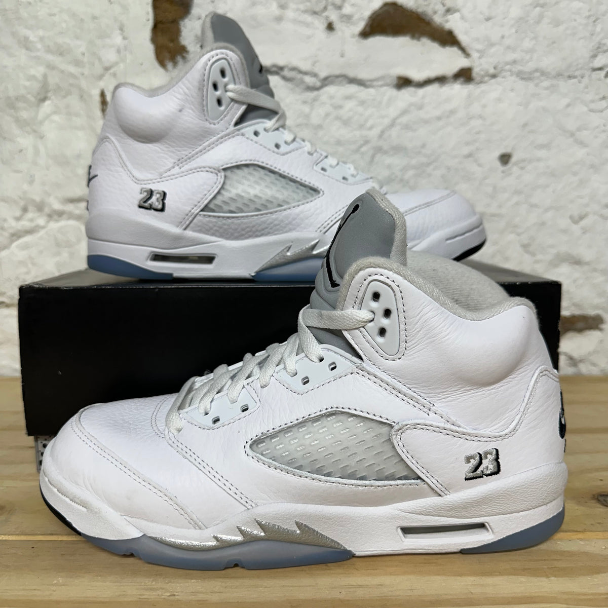 Air Jordan 5 White Metallic (2026) Sz 6.5Y