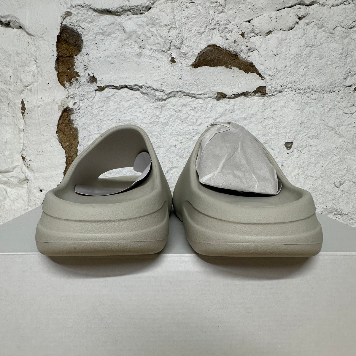 Yeezy Slide 01 Cream Sz 8 DS