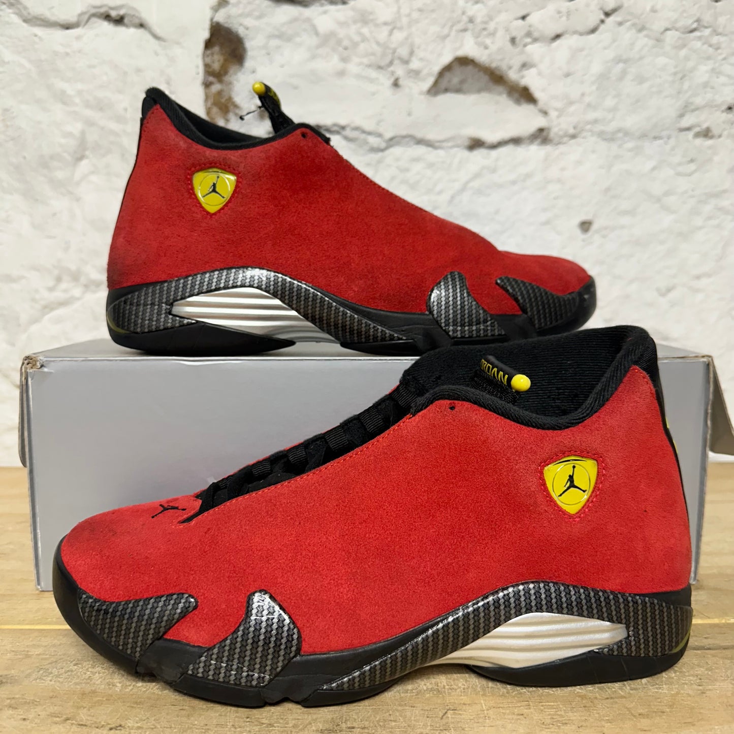 Air Jordan 14 Ferrari (2025) Sz 9