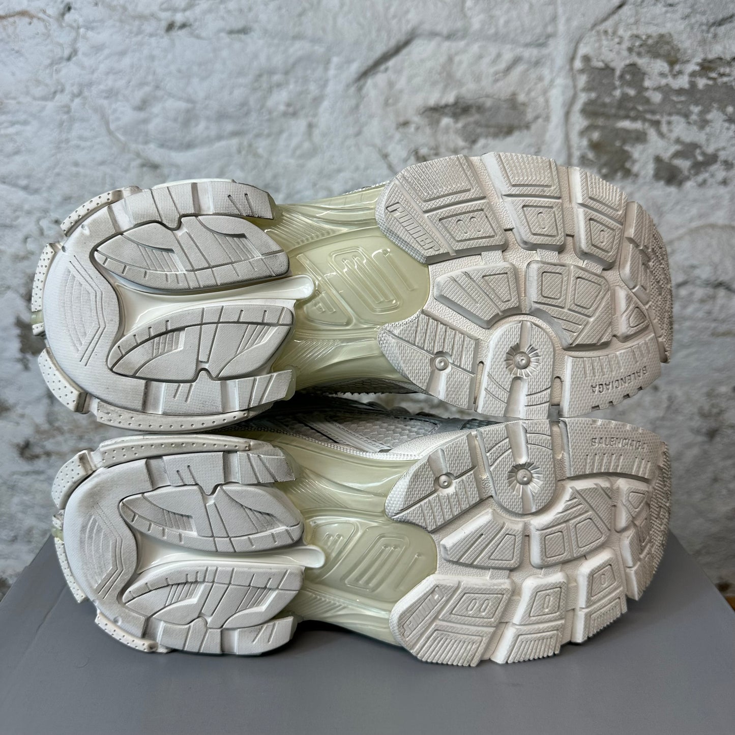 Balenciaga Runner Triple White Sneaker Sz 6.5 (39)
