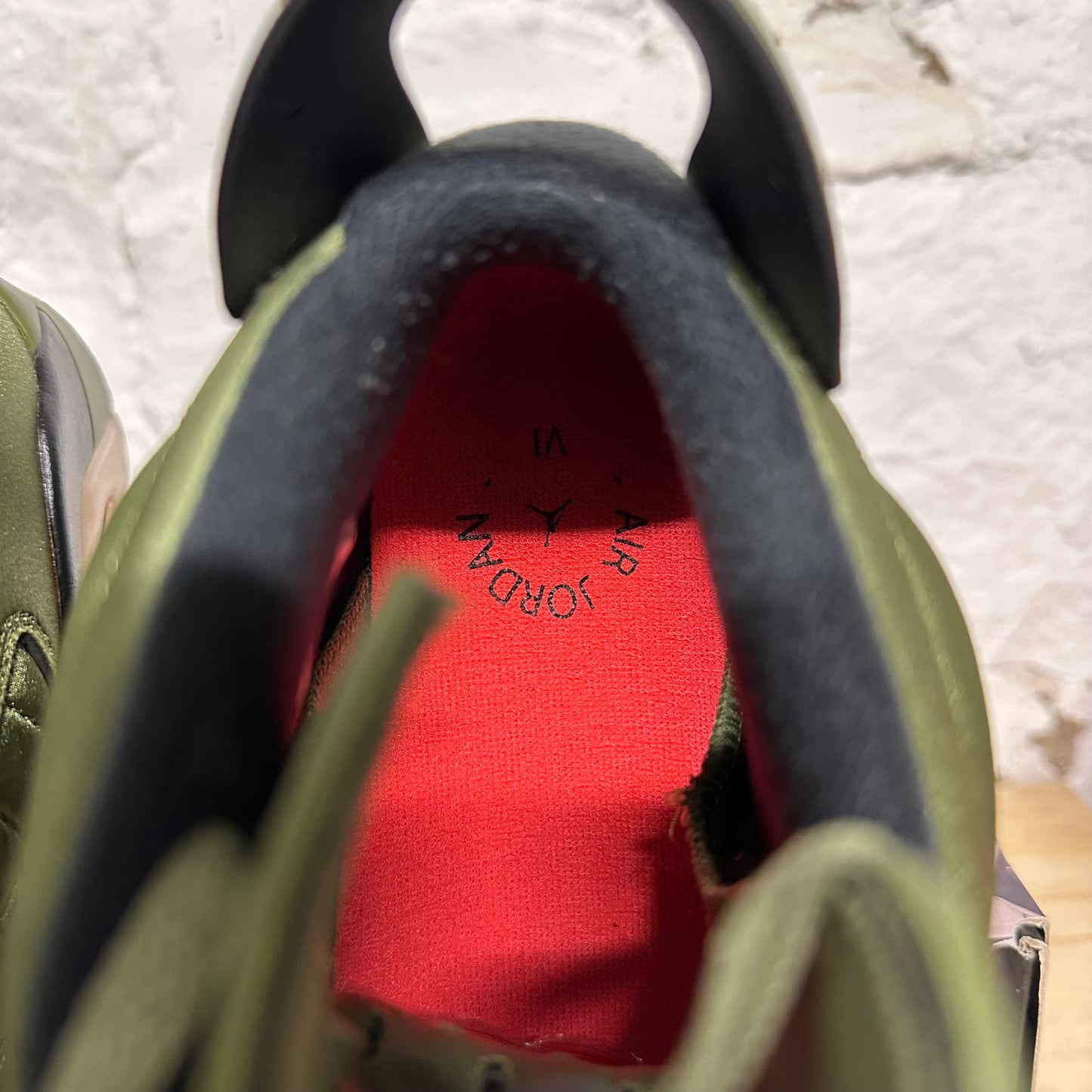 Air jordan 6 Pinnacle Flight Jacket Sz 9.5