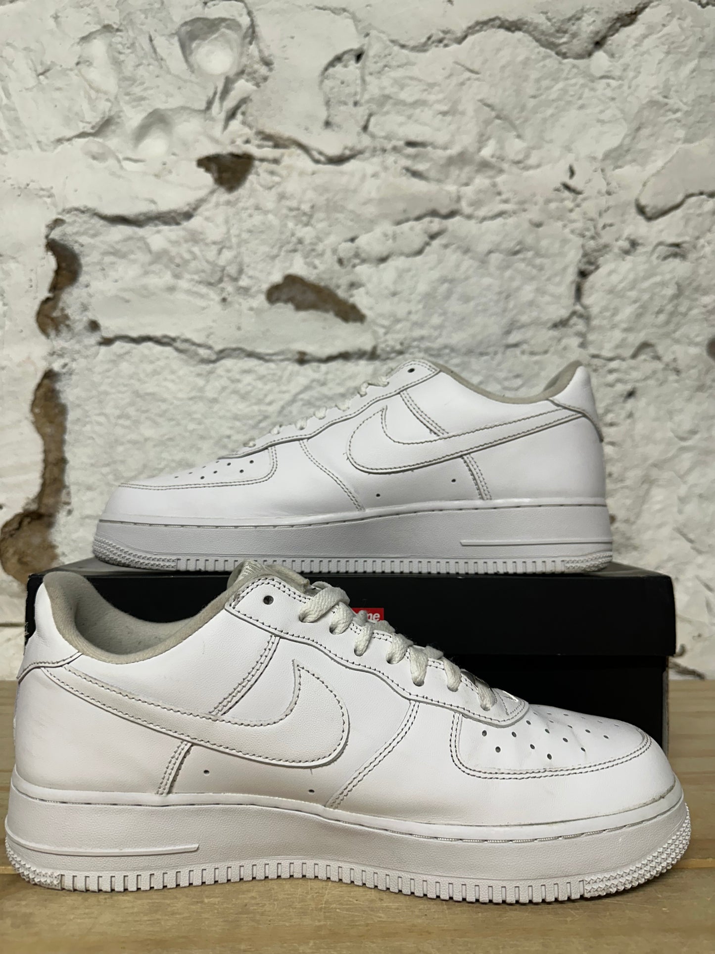 Nike Air Force 1 Low Supreme White Sz 10