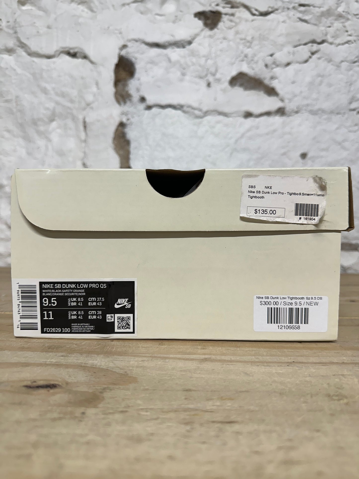 Nike SB Dunk Low Tightbooth Sz 9.5 DS