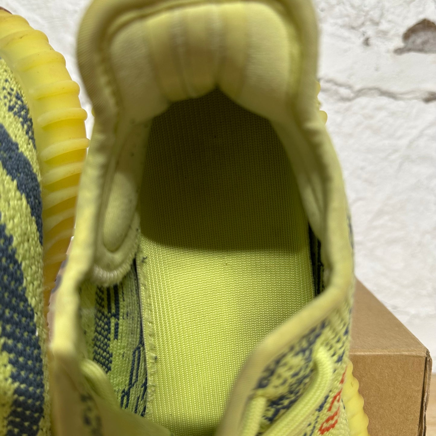 Yeezy 350 V2 Frozen Yellow Sz 7