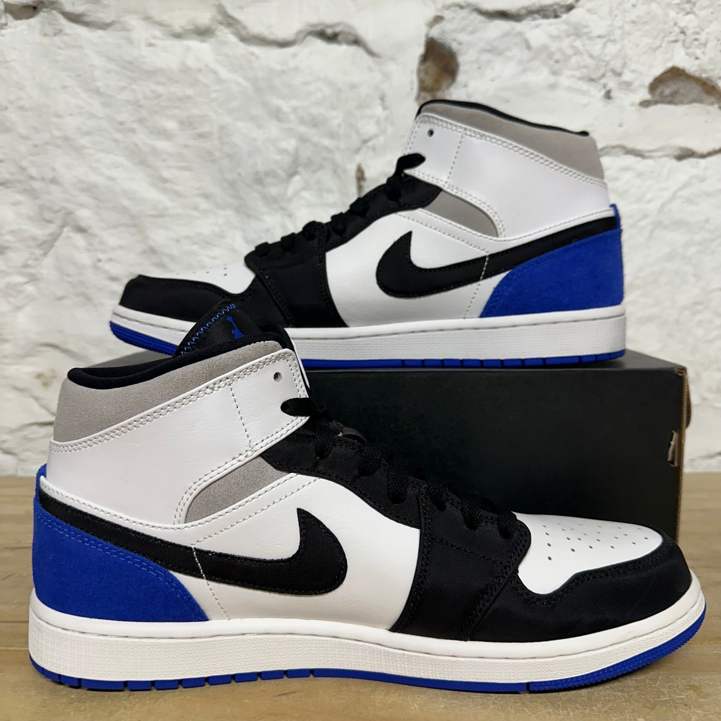 Air Jordan 1 Mid Royal Black Toe Sz 11.5