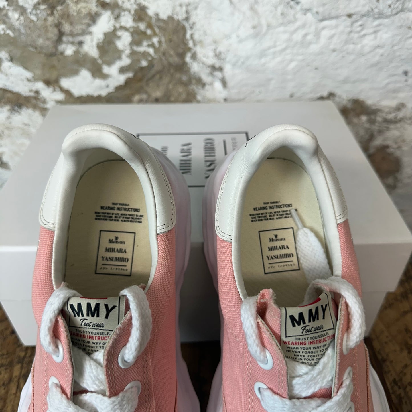 Maison Mihara Blakey Salmon White Sneaker Sz 9 (42)