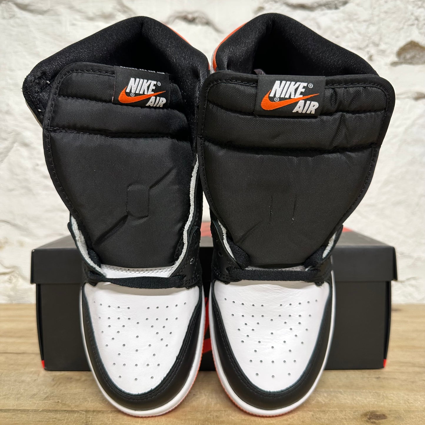 Air Jordan 1 High Electro Orange Sz 7Y DS