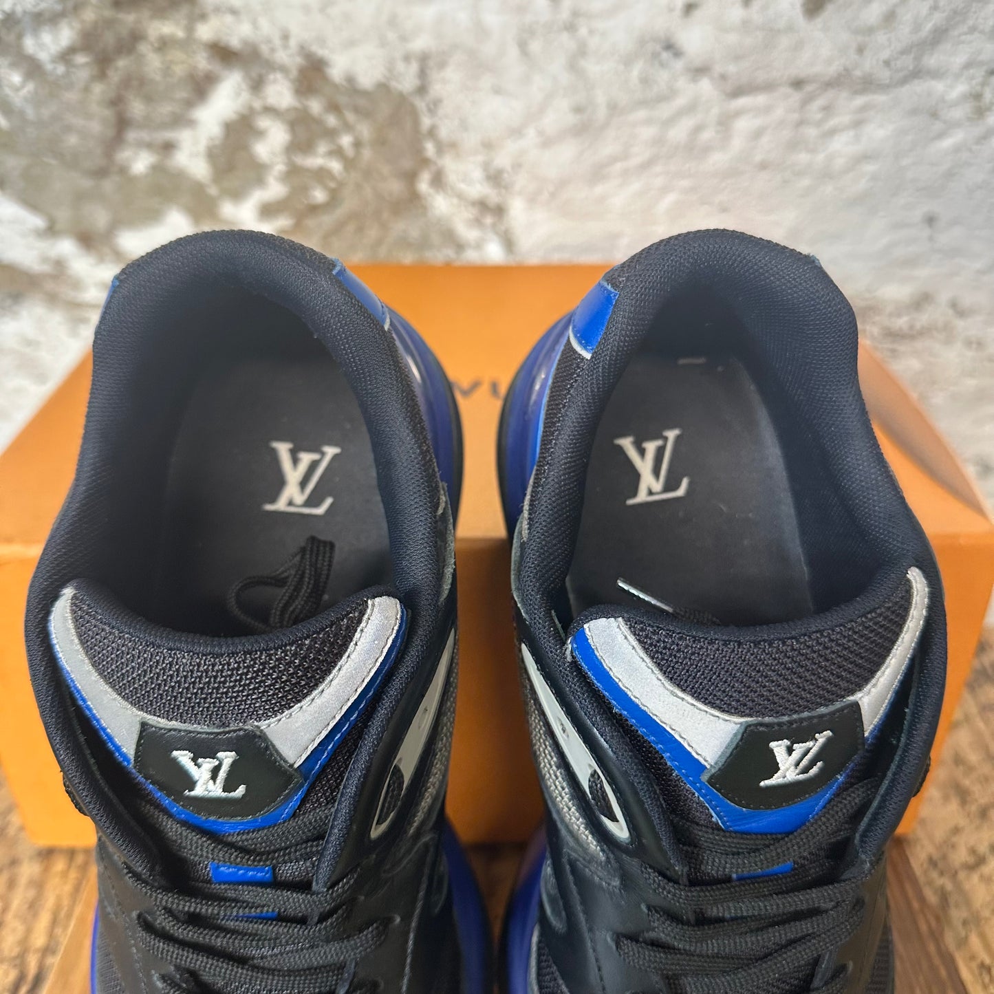 Louis Vuitton Blue Black Trail Sneaker Sz 8.5 (7LV)