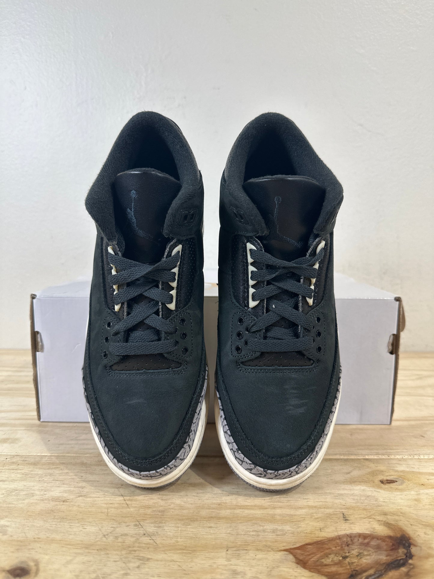 Air Jordan 3 Off Noir Sz 7 (8.5W)