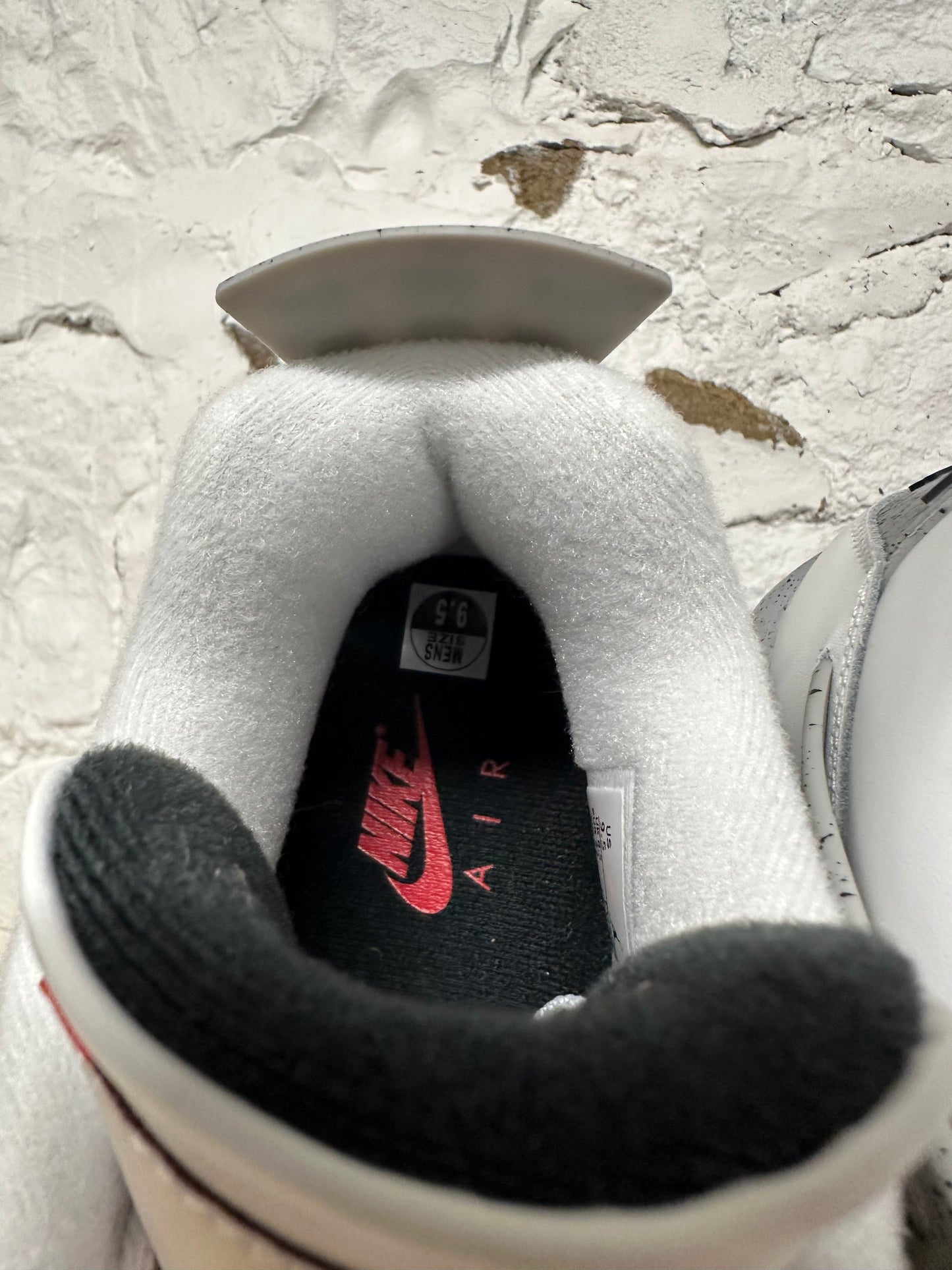 Air Jordan 4 White Cement Sz 9.5 DS