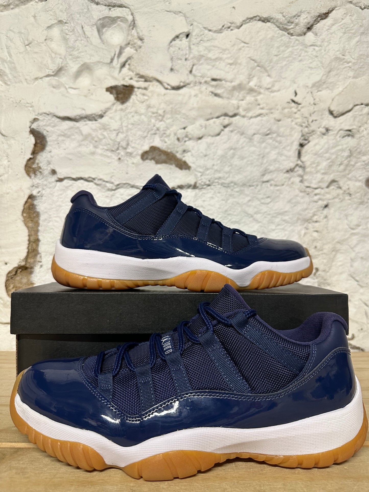 Air Jordan 11 Low Midnight Navy Gum Sz 10.5