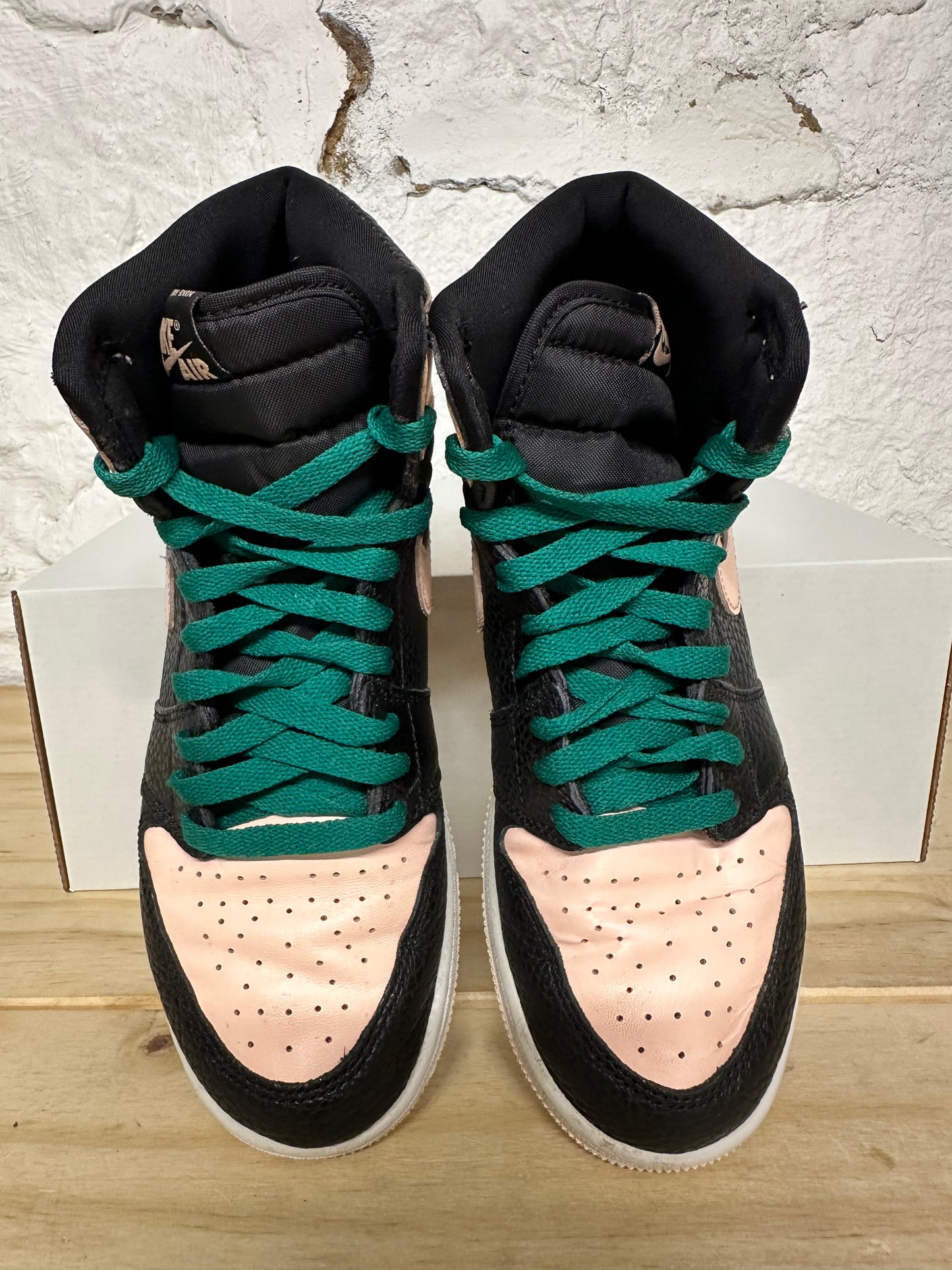 Air Jordan 1 Crimson Tint Sz 6Y
