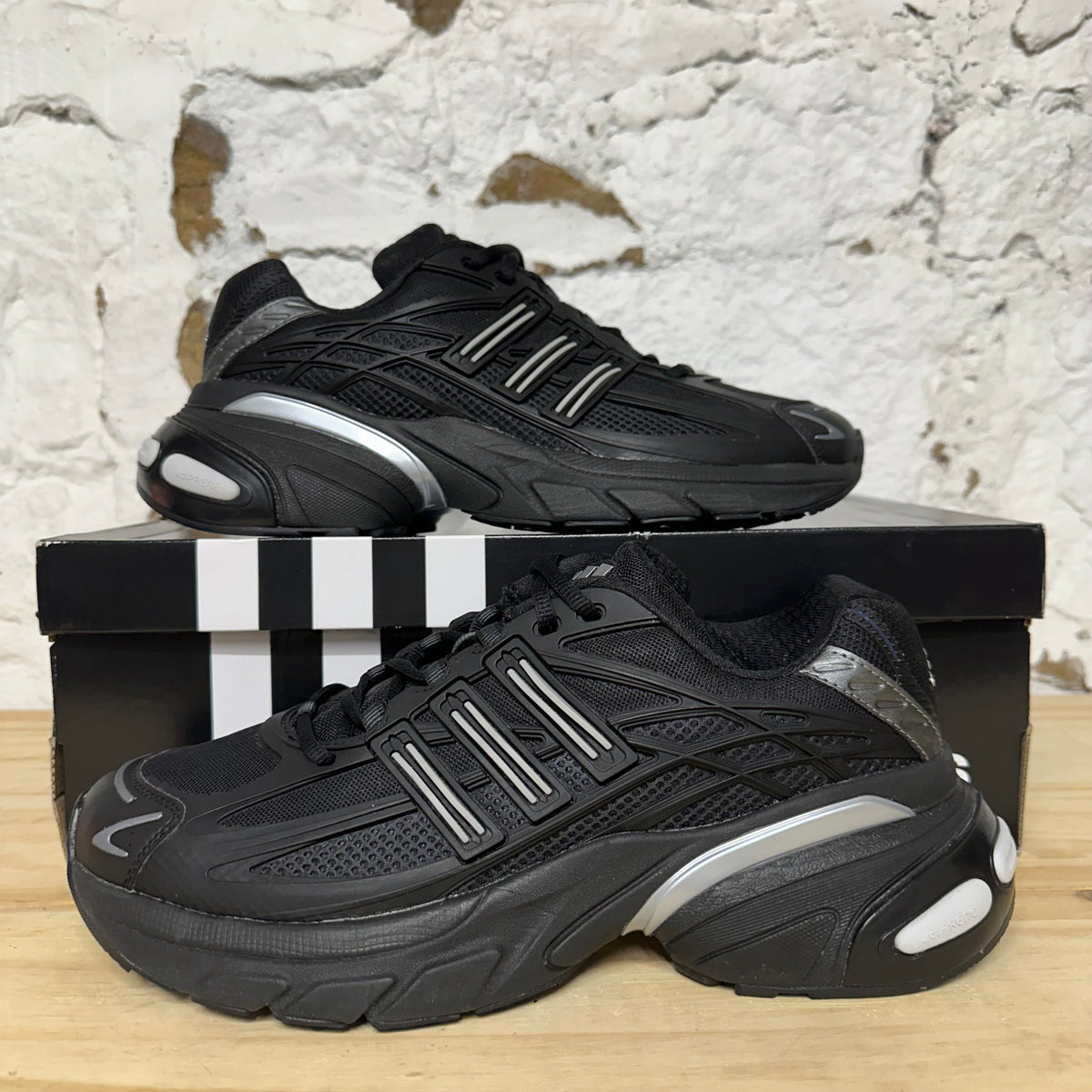 Adidas Adistar XLG 2.0 Black Sz 9