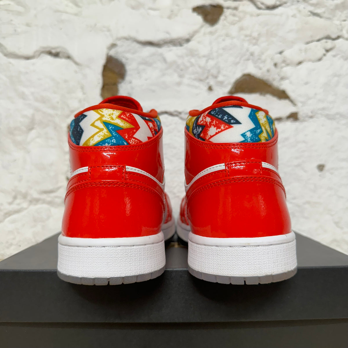 Air Jordan 1 Mid Barcelona Red Pantent Sz 9