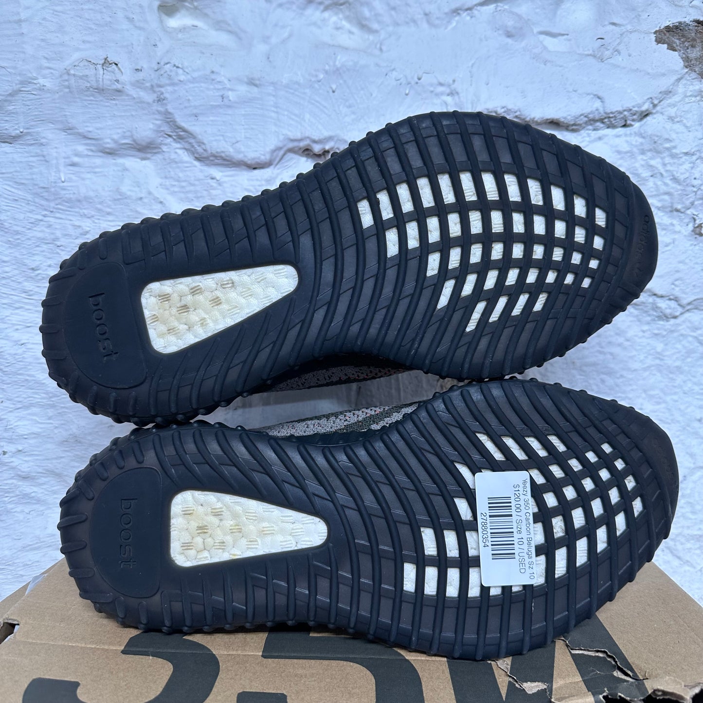 Yeezy 350 V2 Carbon Beluga Sz 10