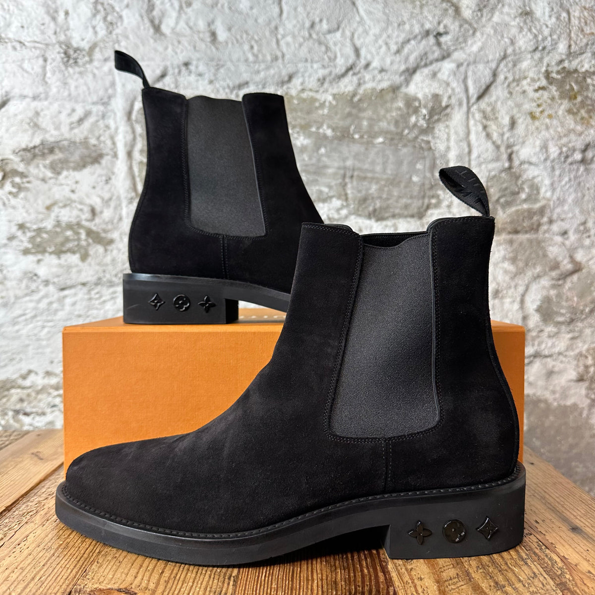 Louis Vuitton Charonne Chelsea Boot Sz 9.5 (8LV)