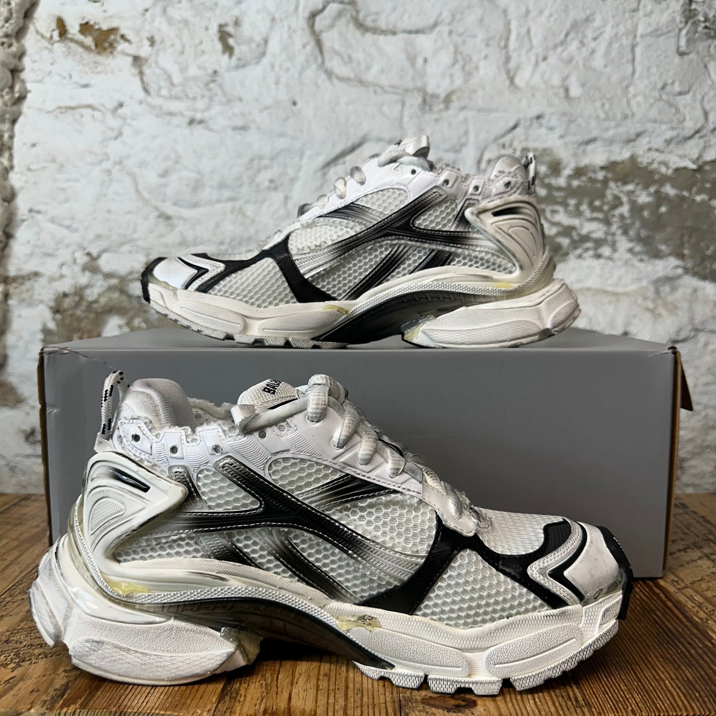 Balenciaga Runner Black White Gradient Sneaker Sz 8 (41) DS
