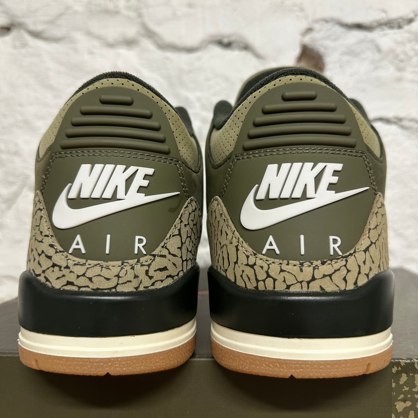 Air Jordan 3 Family Affair Sz 11 DS