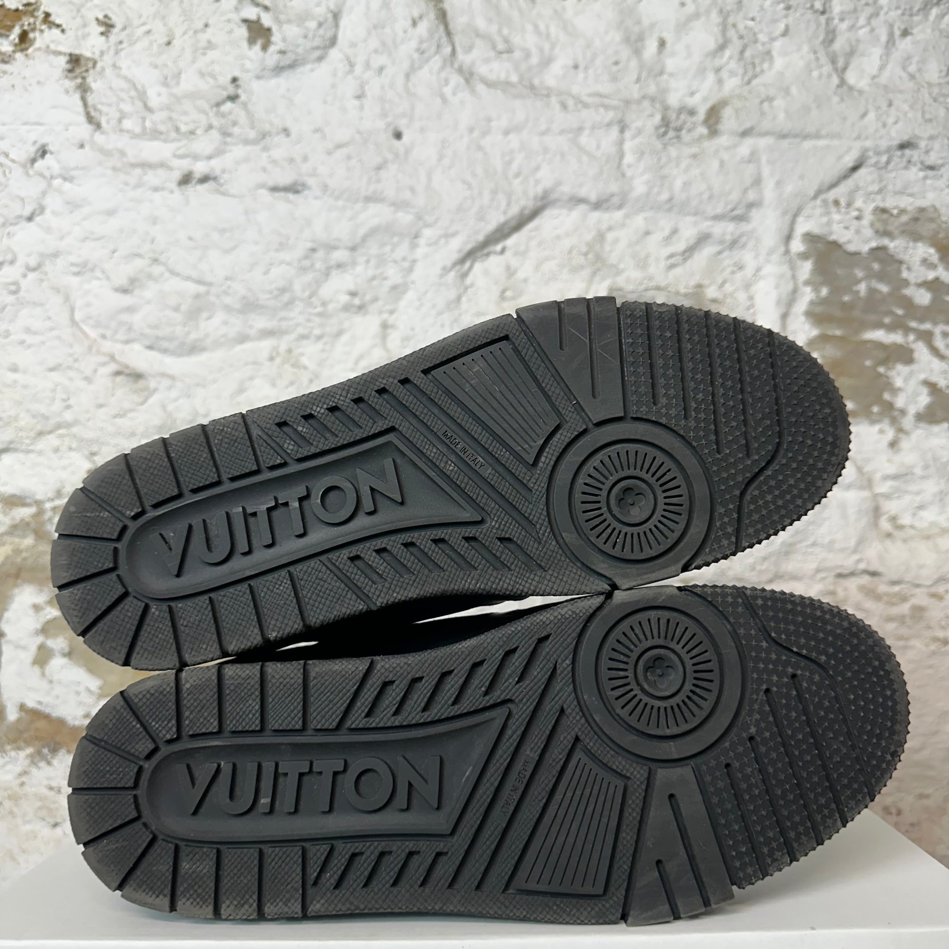 Louis Vuitton Triple Black Trainer Sneaker Sz 8.5 (7LV) No Box