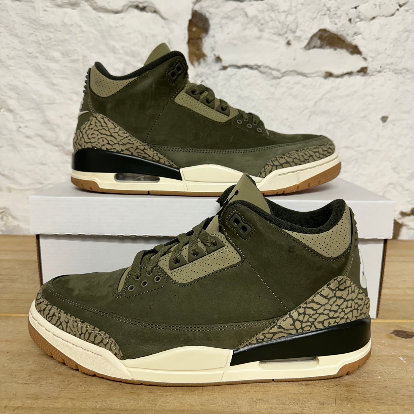 Air Jordan 3 Family Affair Sz 10
