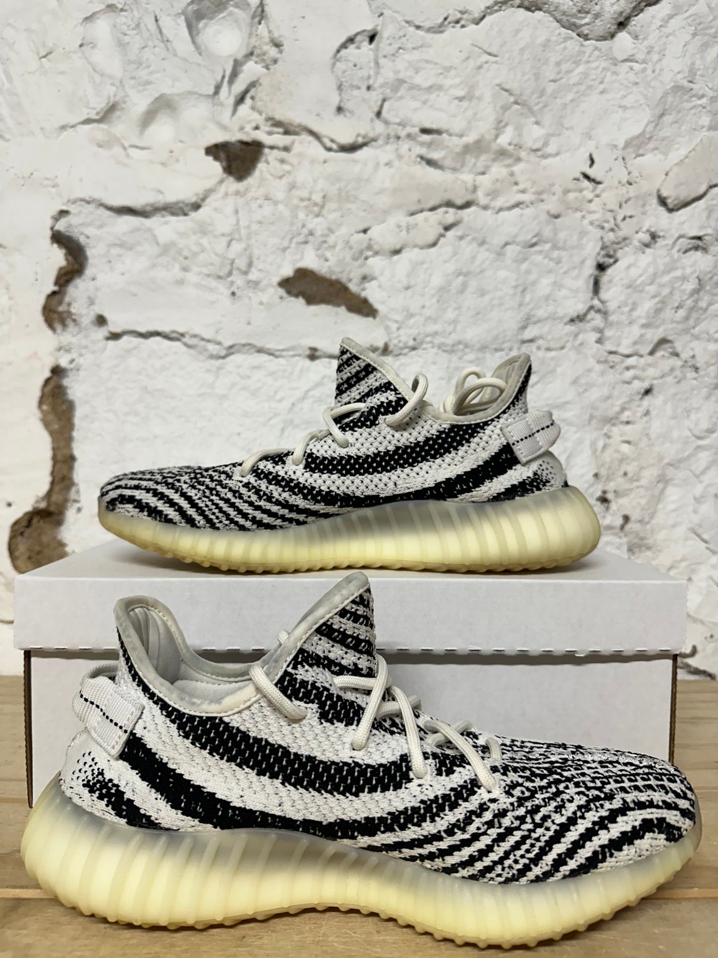 Yeezy 350 Zebra Sz 8