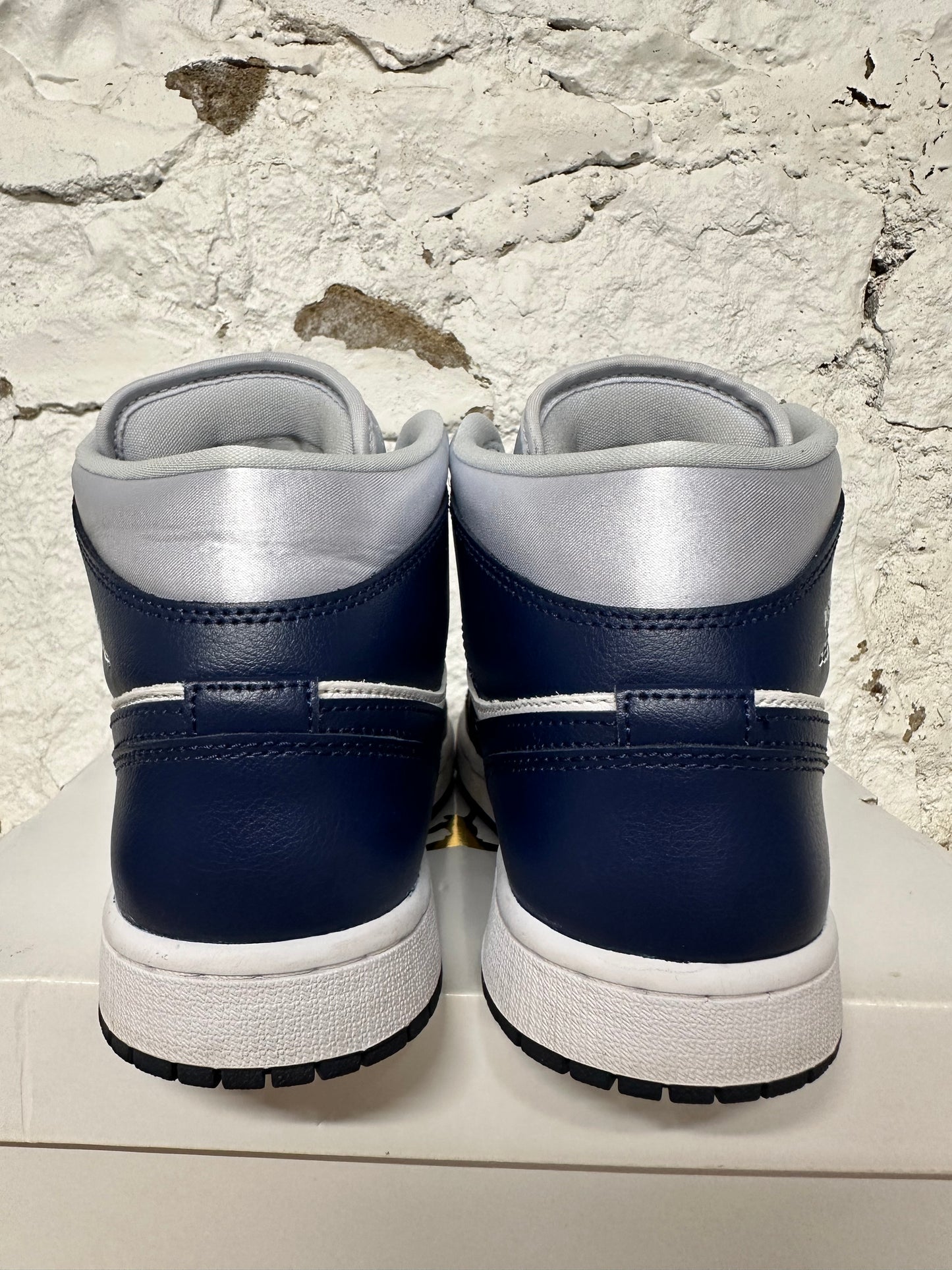 Air Jordan 1 Mid Football Grey Midnight Navy Sz 8.5 (10W)