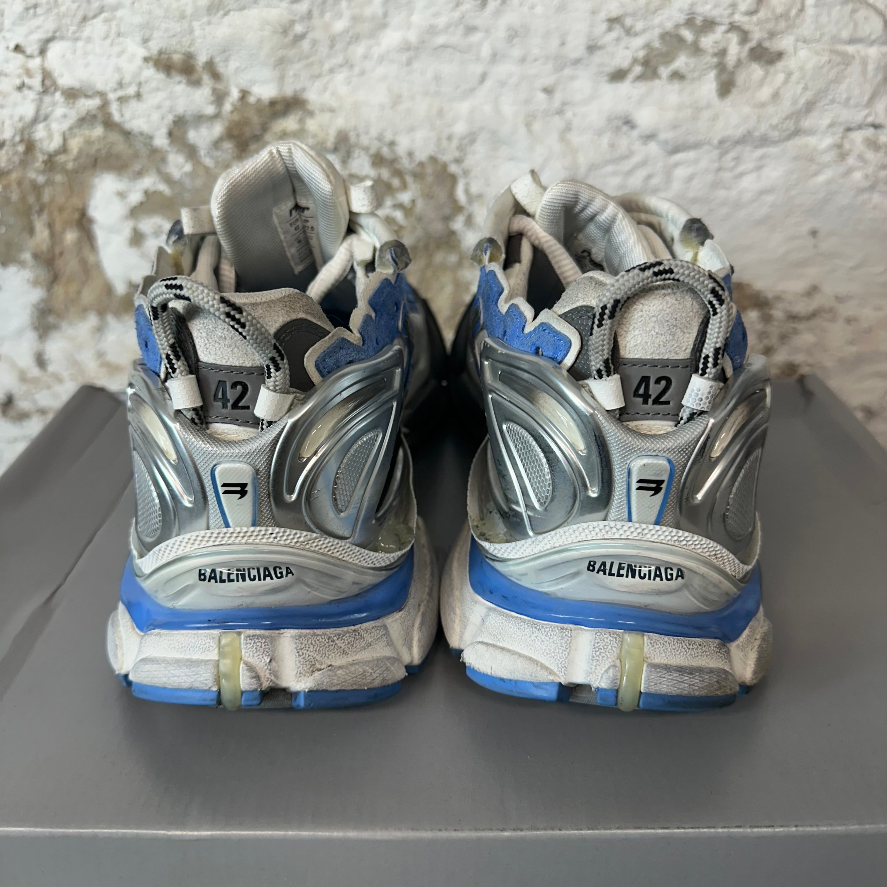 関税込【BALENCIAGA】Runner Sneakers White/Blue/Gray Balenciaga Track Runner Worn Out Blue White Gray Sz 9 (42