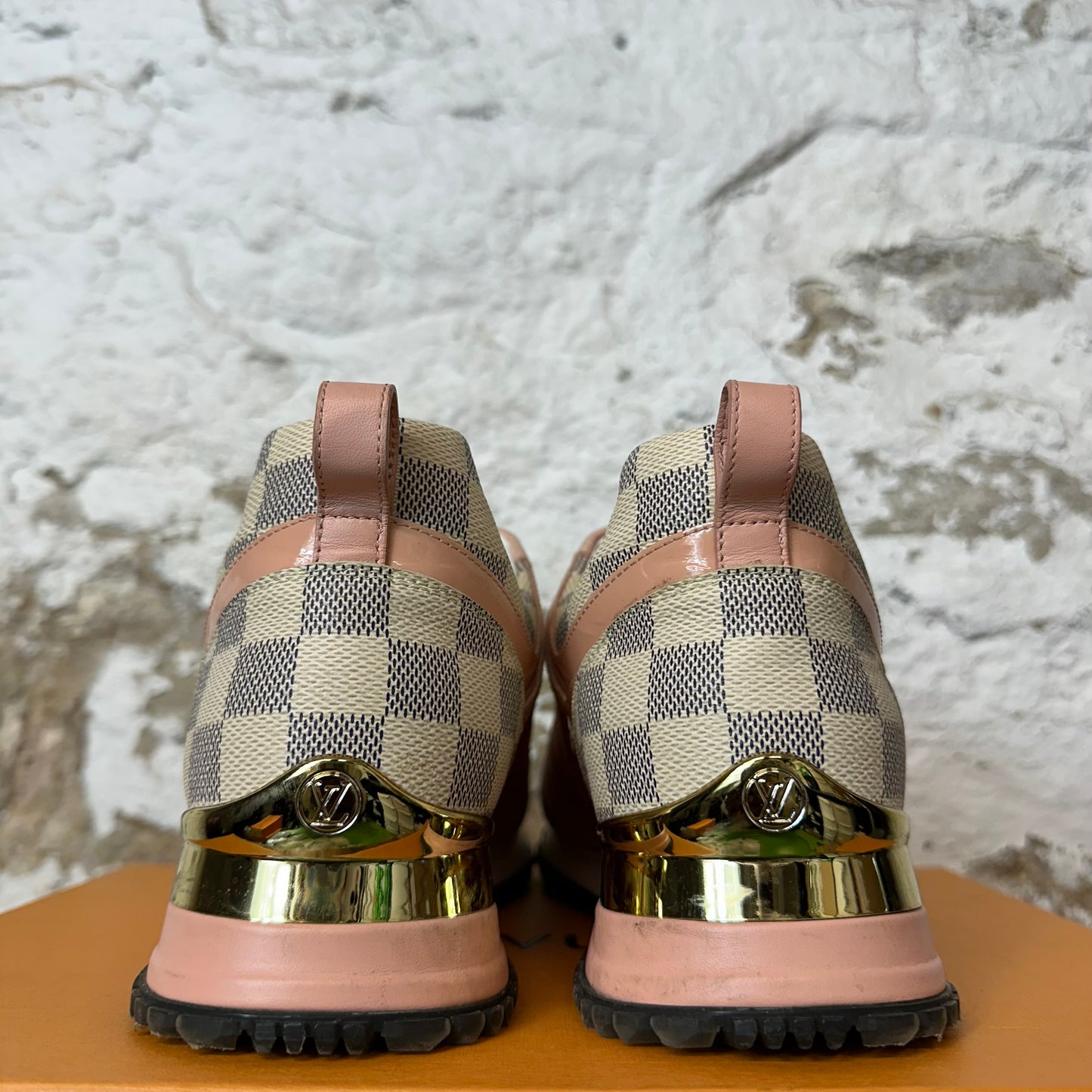 Louis Vuitton Damier Azur Pink Suede Runaway Sneaker Sz 7 (40)