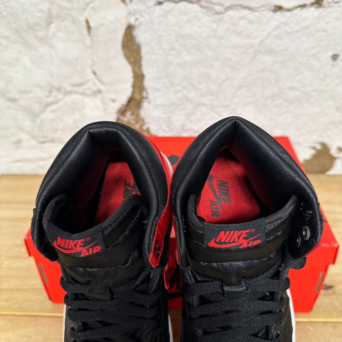 Air Jordan 1 High Satin Bred Sz 8 (9.5W)