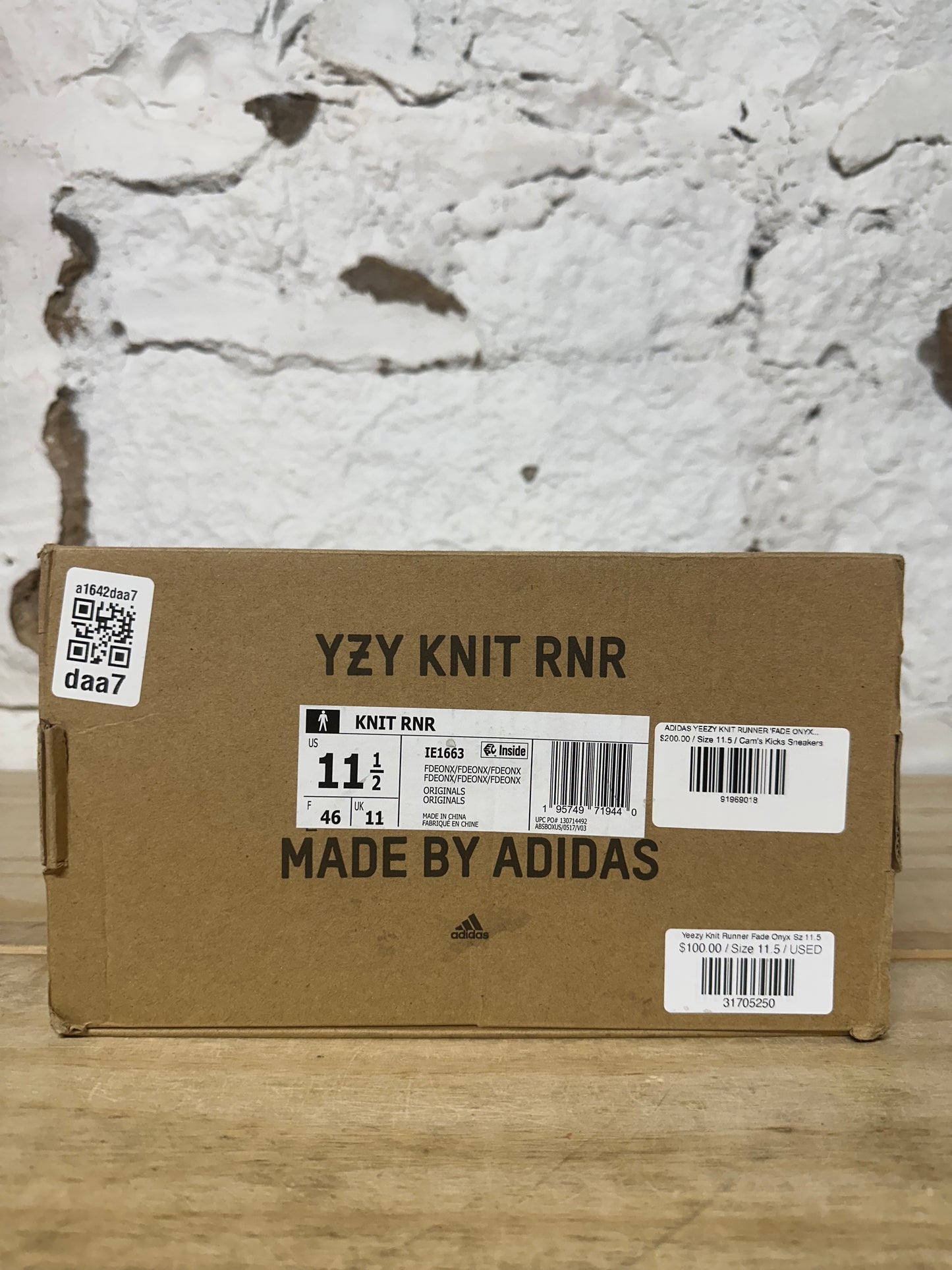 Yeezy Knit Runner Fade Onyx Sz 11.5