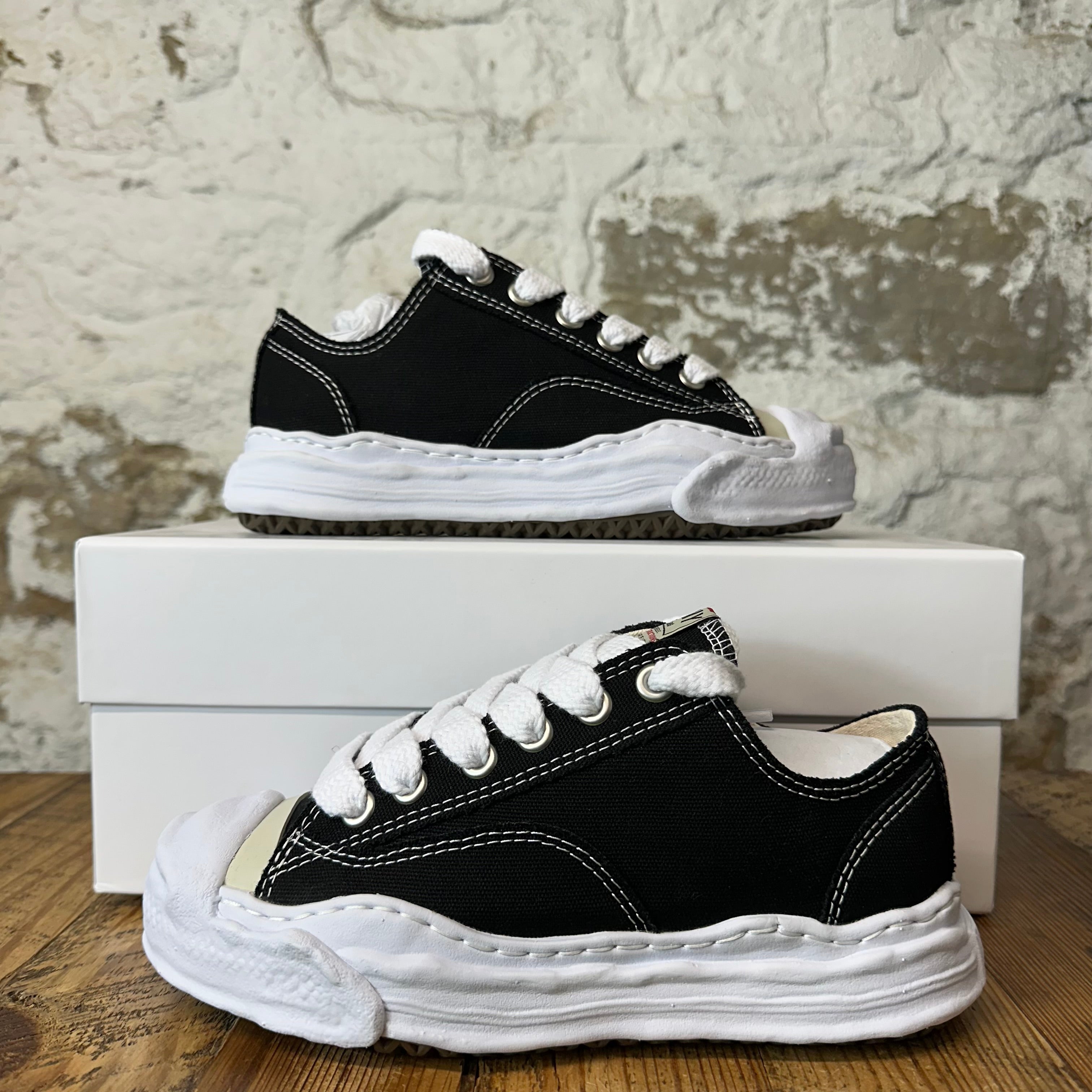 Maison Mihara Black White Hank Sneaker Sz 5 (37)