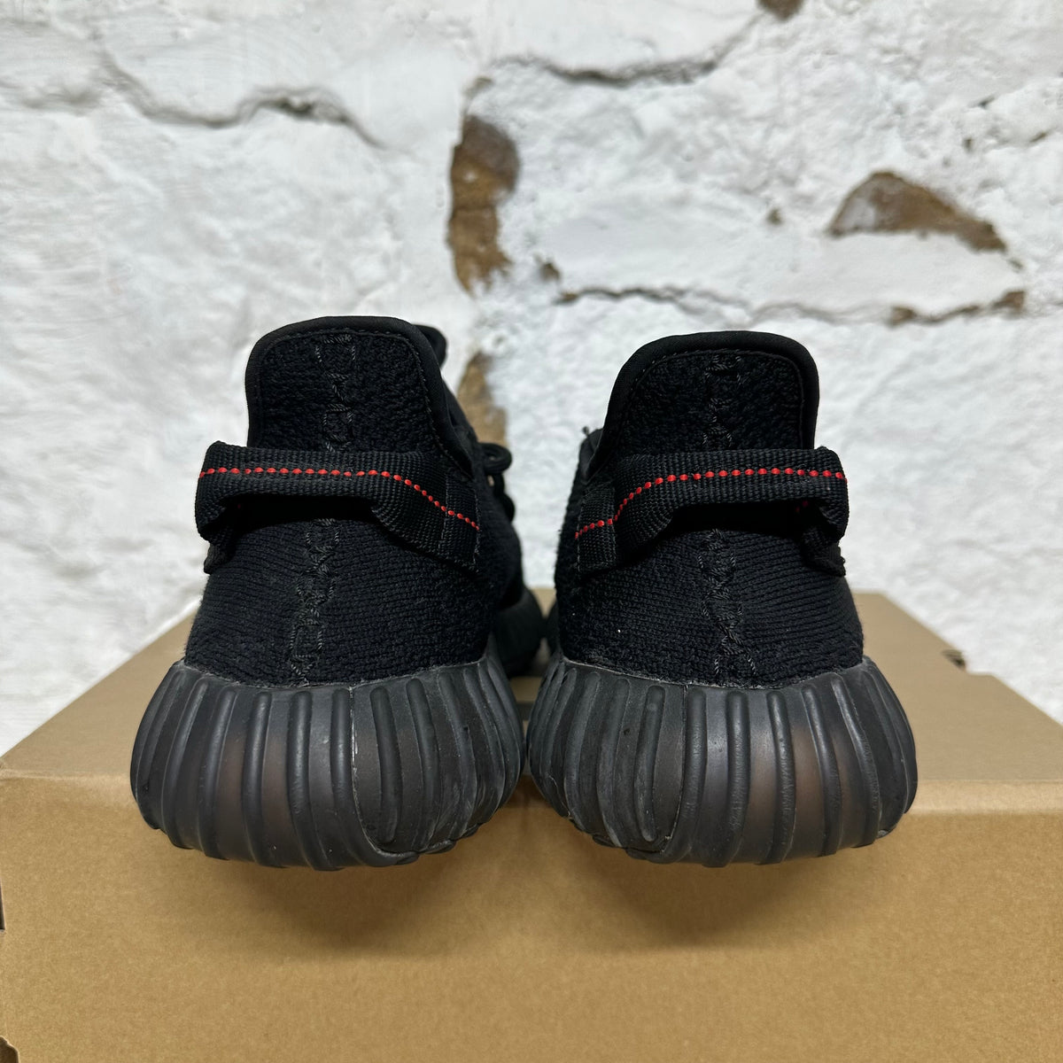 Yeezy 350 V2 Black Red Sz 9