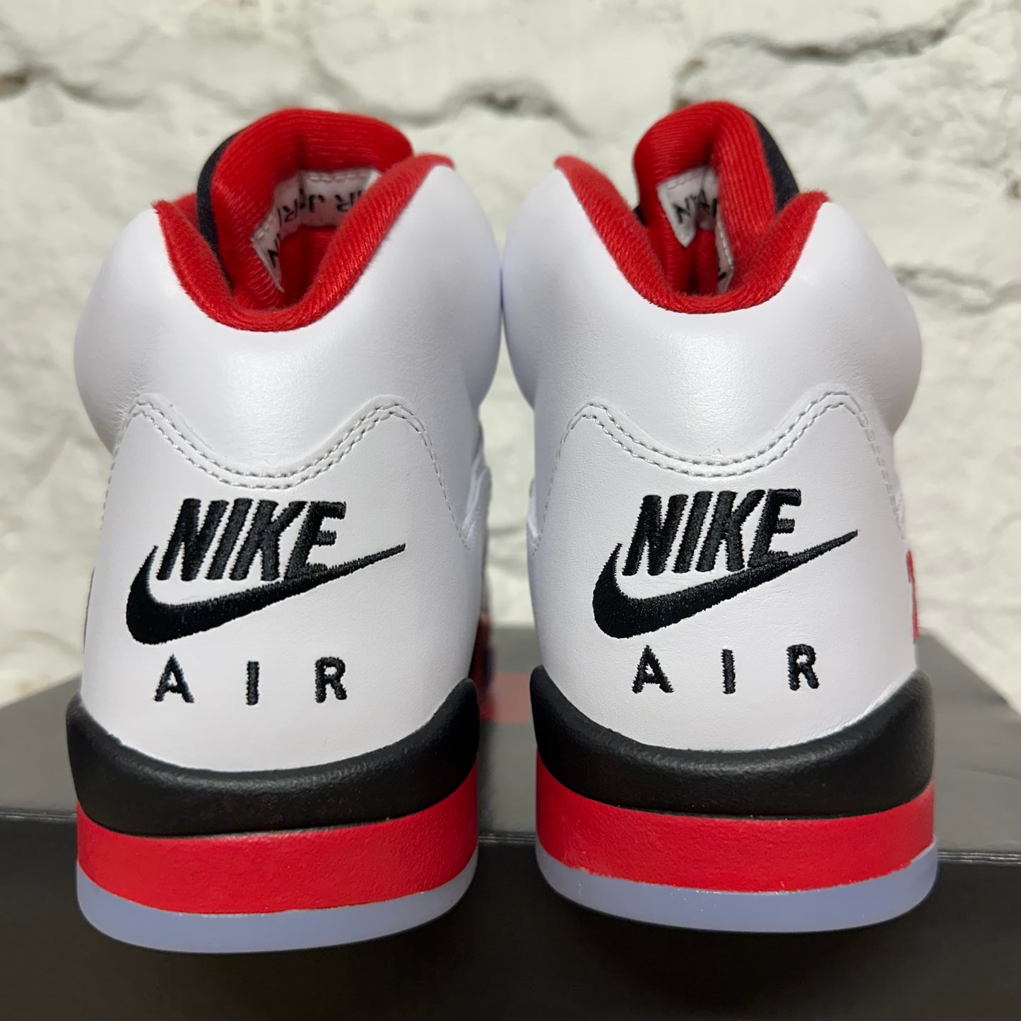 Air Jordan 5 Fire Red Black Tongue (2025) Sz 10 DS
