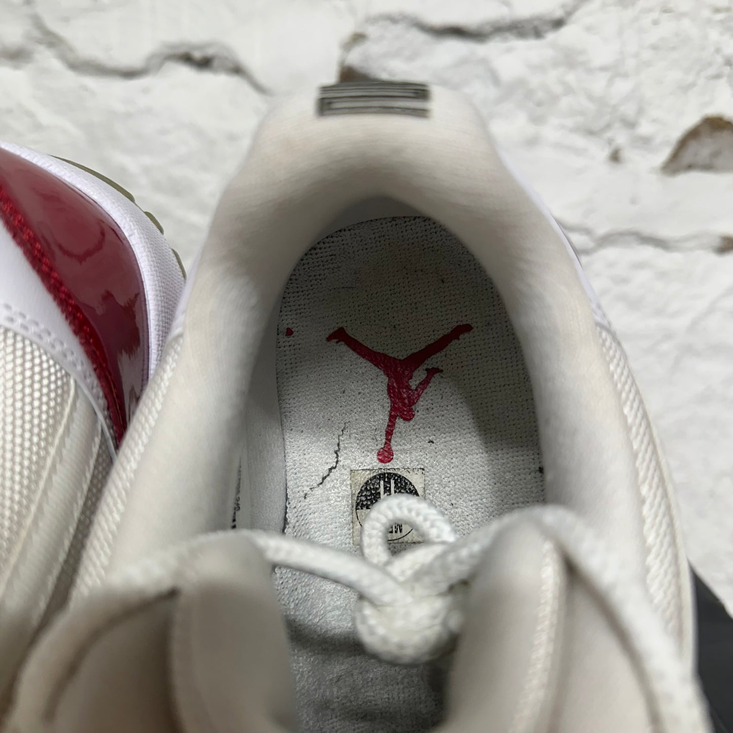 Air Jordan 11 Low Cherry Sz 11