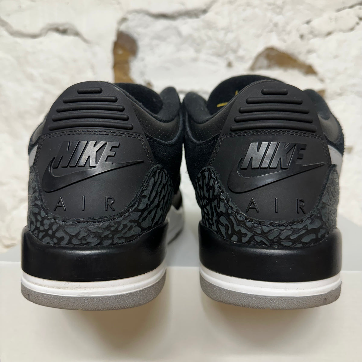 Air Jordan 3 Tinker Black Cement Gold Sz 11.5