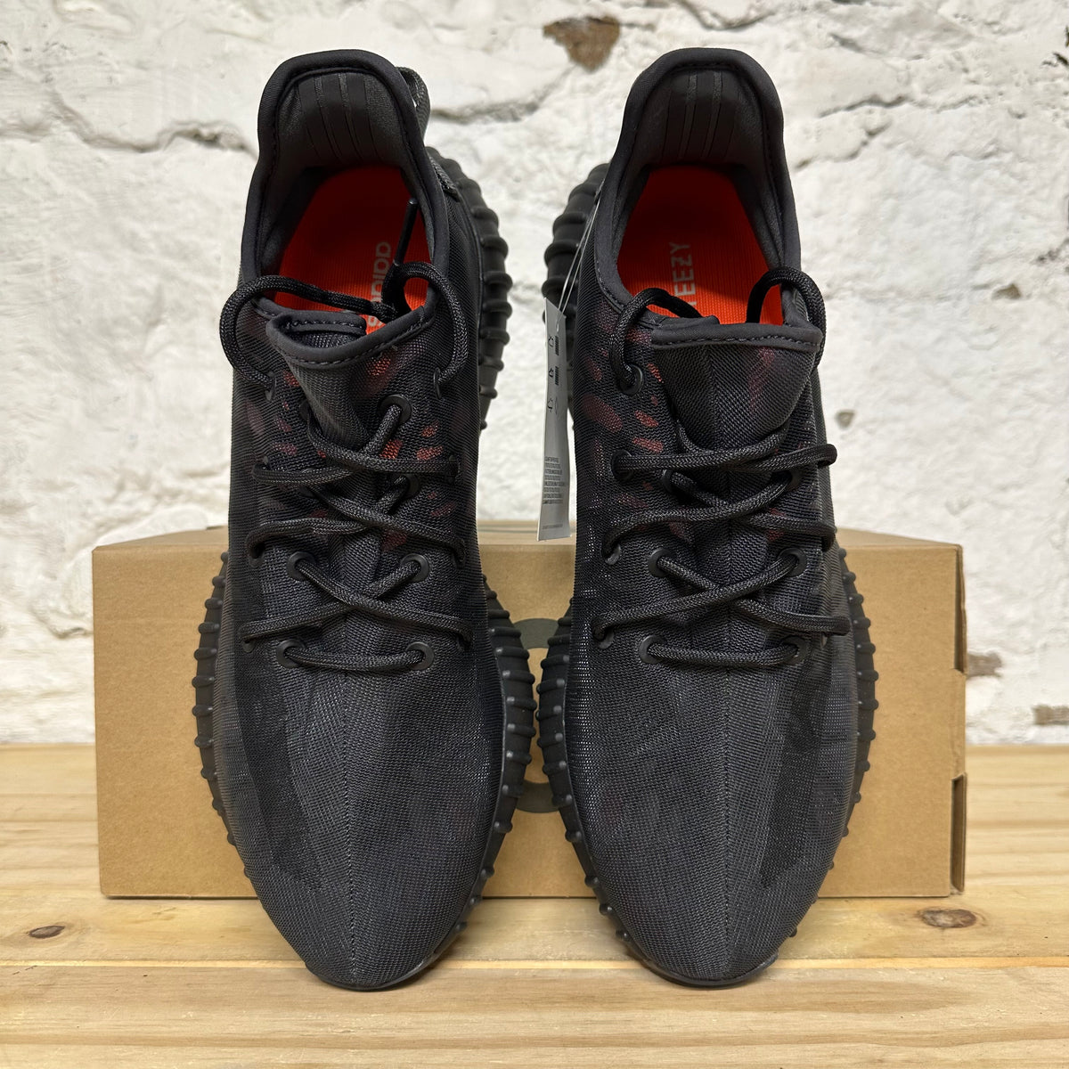 Yeezy 350 V2 Mono Cinder Sz 10 DS