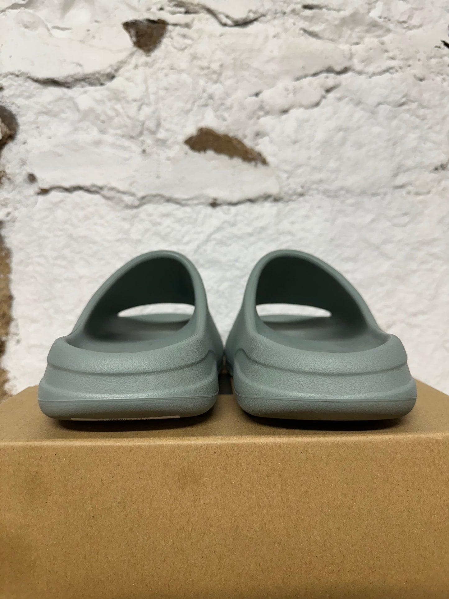 Yeezy Slide Salt Sz 5
