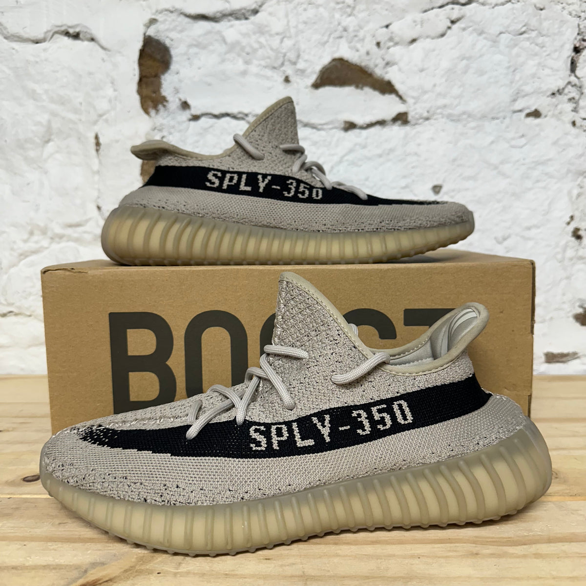 Yeezy 350 V2 Slate Sz 9.5