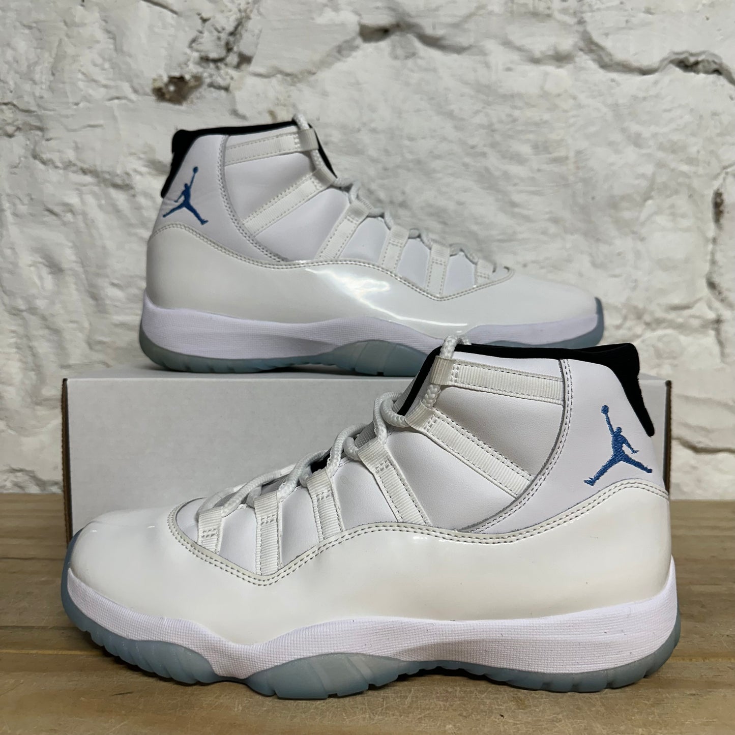 Air Jordan 11 High Legend Blue Sz 10.5