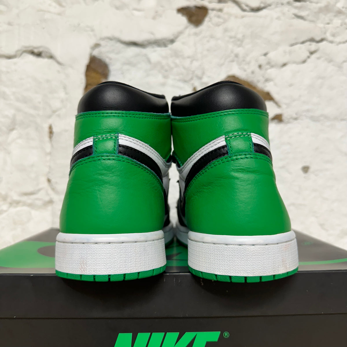 Air Jordan 1 High Lucky Green Sz 9
