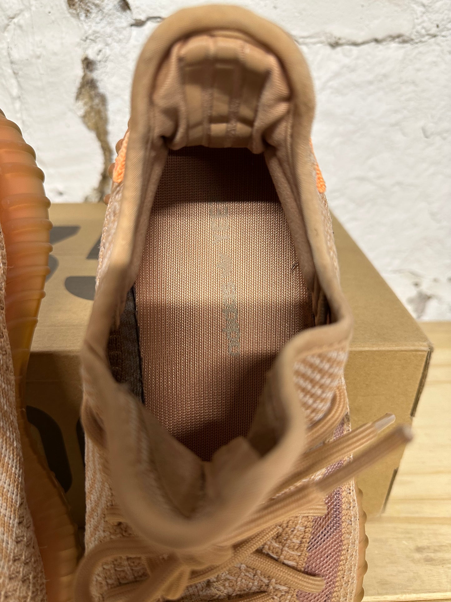 Yeezy 350 V2 Clay Sz 11